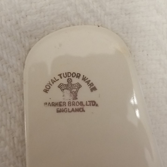 Royal Tudor Ware 3 piece serving set - Picture 3 of 5